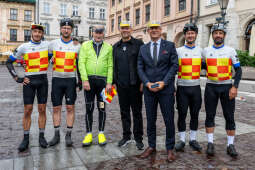 Kraków powitał uczestników rowerowej akcji charytatywnej „Bike Convoy for Ukraine"
