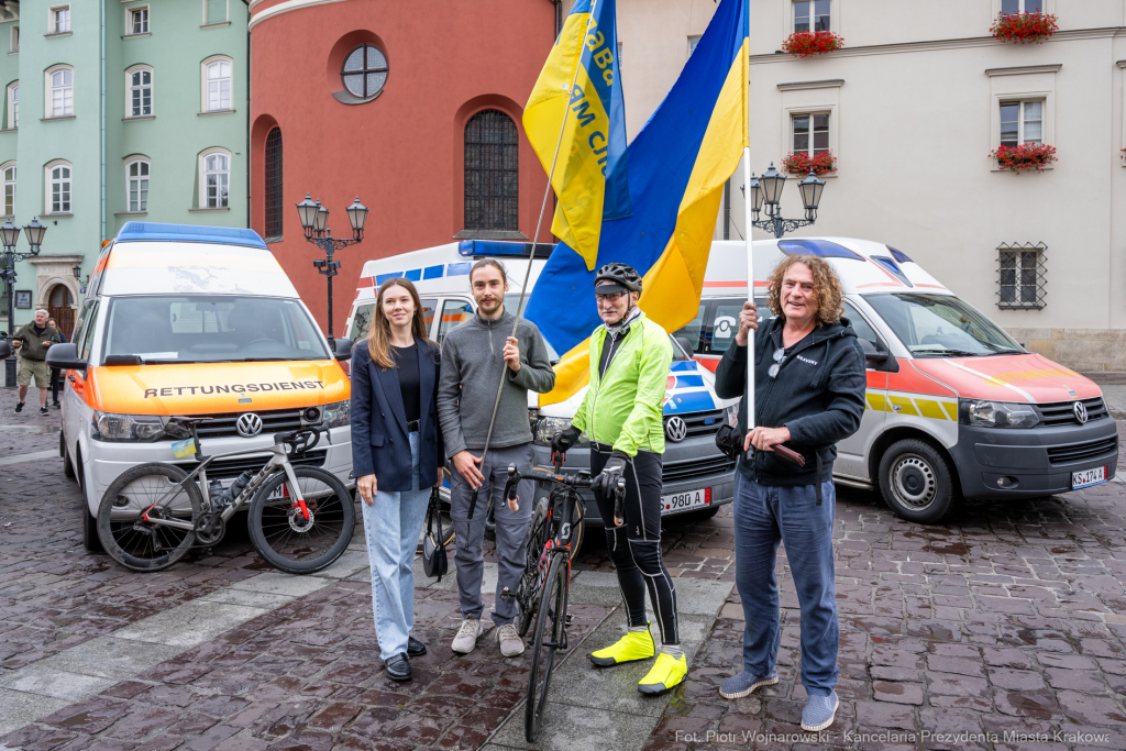 Kraków powitał uczestników rowerowej akcji charytatywnej „Bike Convoy for Ukraine"  Autor: P. Wojnarowski