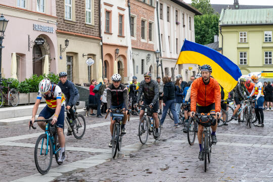 Kraków powitał uczestników rowerowej akcji charytatywnej „Bike Convoy for Ukraine"