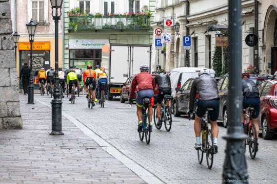 Kraków powitał uczestników rowerowej akcji charytatywnej „Bike Convoy for Ukraine"