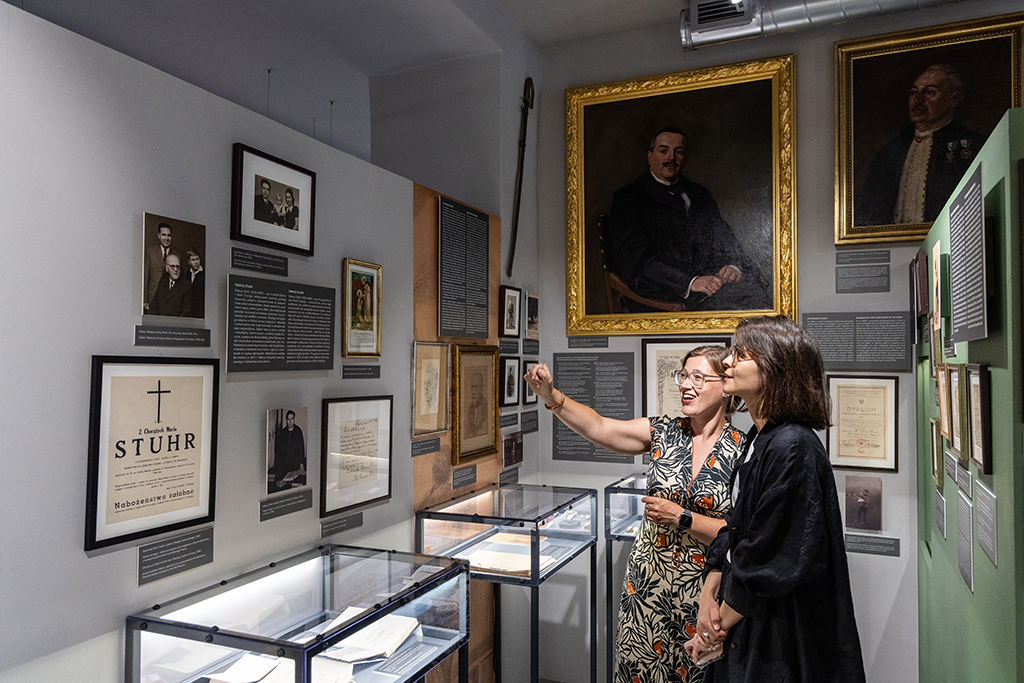 JG_250704_KRK_8096.jpg-wystawa, otwarcie, Pokój Podgórzanina, Stuhr, Muzeum Podgórza  Autor: B. Świerzowski