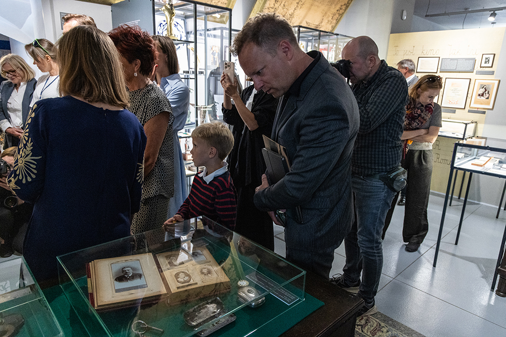 JG_250704_KRK_8525.jpg-wystawa, otwarcie, Pokój Podgórzanina, Stuhr, Muzeum Podgórza  Autor: B. Świerzowski