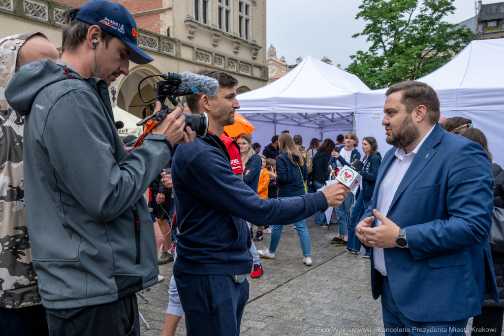 maluchy, 126p, wyprawa, Sęk, Sonik, zbiórka, akcja, chrytatywna  Autor: P. Wojnarowski