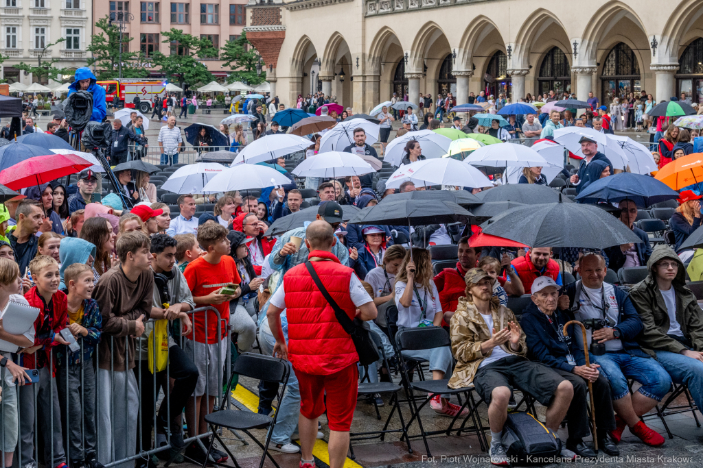 maluchy, 126p, wyprawa, Sęk, Sonik, zbiórka, akcja, chrytatywna  Autor: P. Wojnarowski
