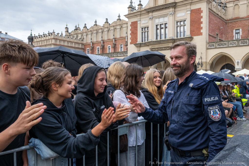 maluchy, 126p, wyprawa, Sęk, Sonik, zbiórka, akcja, chrytatywna  Autor: P. Wojnarowski