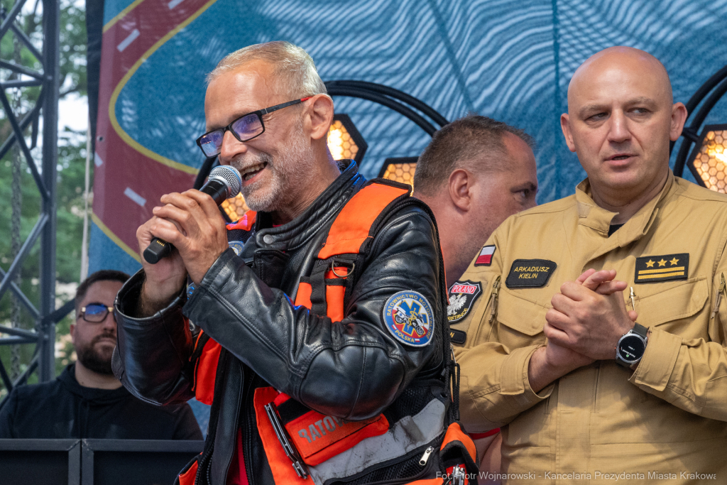 maluchy, 126p, wyprawa, Sęk, Sonik, zbiórka, akcja, chrytatywna  Autor: P. Wojnarowski