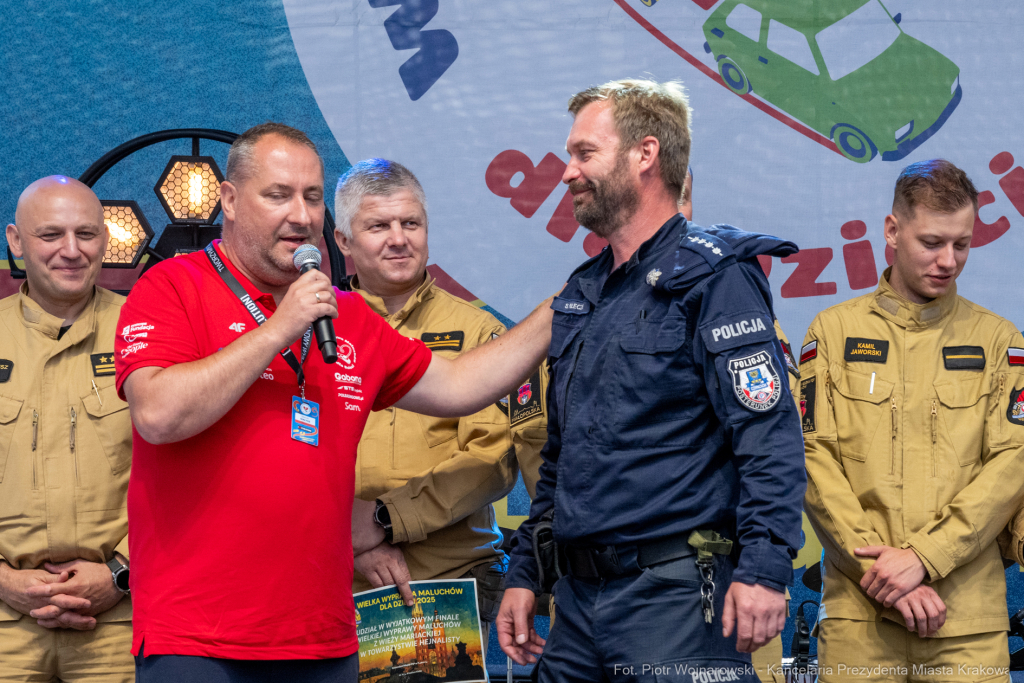 maluchy, 126p, wyprawa, Sęk, Sonik, zbiórka, akcja, chrytatywna  Autor: P. Wojnarowski