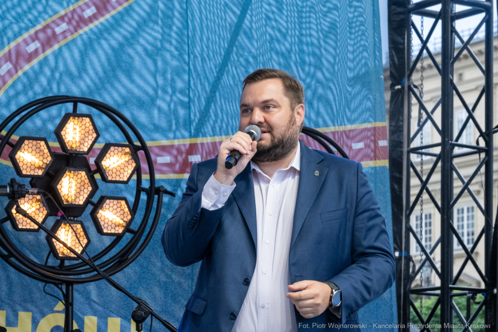 maluchy, 126p, wyprawa, Sęk, Sonik, zbiórka, akcja, chrytatywna  Autor: P. Wojnarowski