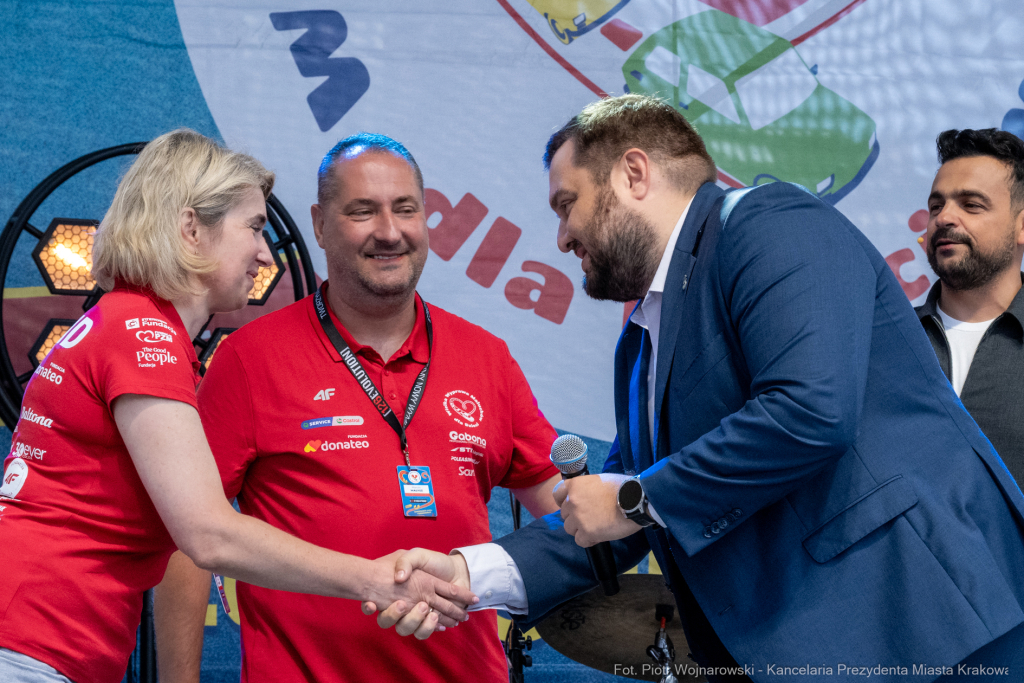 maluchy, 126p, wyprawa, Sęk, Sonik, zbiórka, akcja, chrytatywna  Autor: P. Wojnarowski