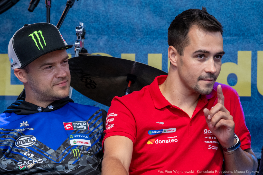 maluchy, 126p, wyprawa, Sęk, Sonik, zbiórka, akcja, chrytatywna  Autor: P. Wojnarowski