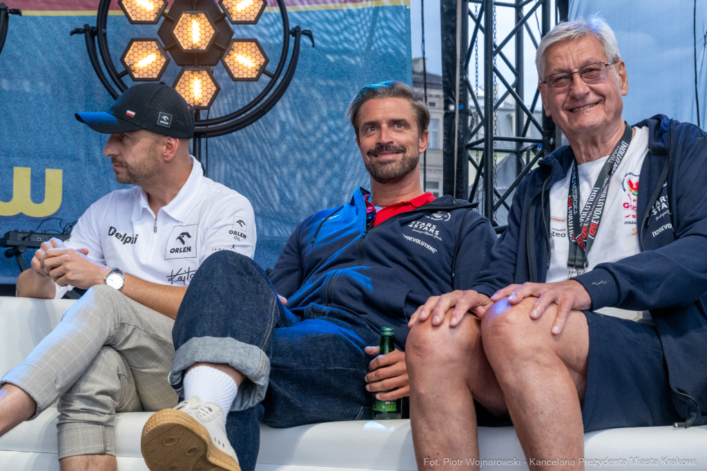 maluchy, 126p, wyprawa, Sęk, Sonik, zbiórka, akcja, chrytatywna  Autor: P. Wojnarowski