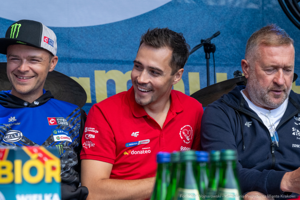 maluchy, 126p, wyprawa, Sęk, Sonik, zbiórka, akcja, chrytatywna  Autor: P. Wojnarowski