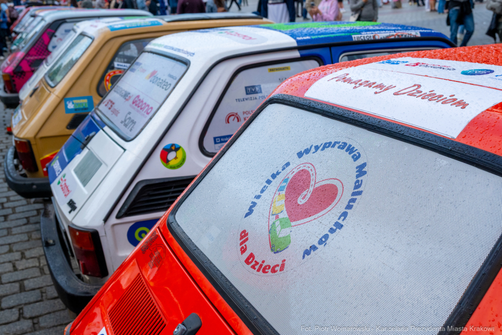 maluchy, 126p, wyprawa, Sęk, Sonik, zbiórka, akcja, chrytatywna  Autor: P. Wojnarowski