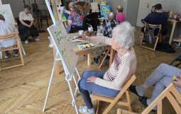 2 (2).jpg-Śladami Mistrzów – inspiracje van Goghiem w DPS Helclów.