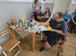 2 (6).jpg-Śladami Mistrzów – inspiracje van Goghiem w DPS Helclów.