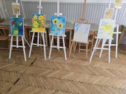 m329b564.jpg-Śladami Mistrzów – inspiracje van Goghiem w DPS Helclów.