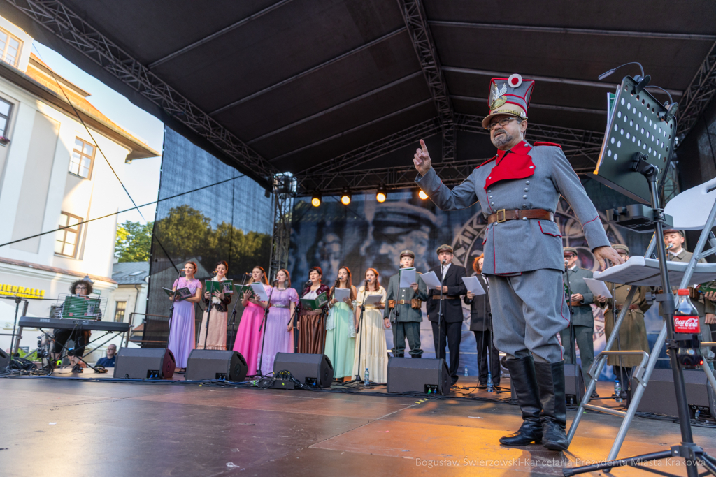 BS-250805-BSK_7135.jpg-Kadrówka, Lekcja Śpiewania  Autor: B. Świerzowski