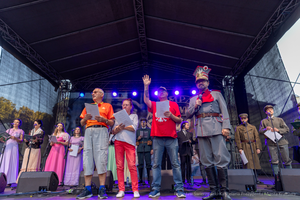 BS-250805-BSK_7214.jpg-Kadrówka, Lekcja Śpiewania  Autor: B. Świerzowski