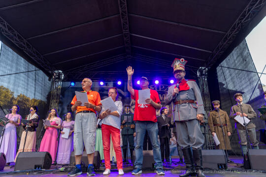 BS-250805-BSK_7214.jpg-Kadrówka, Lekcja Śpiewania