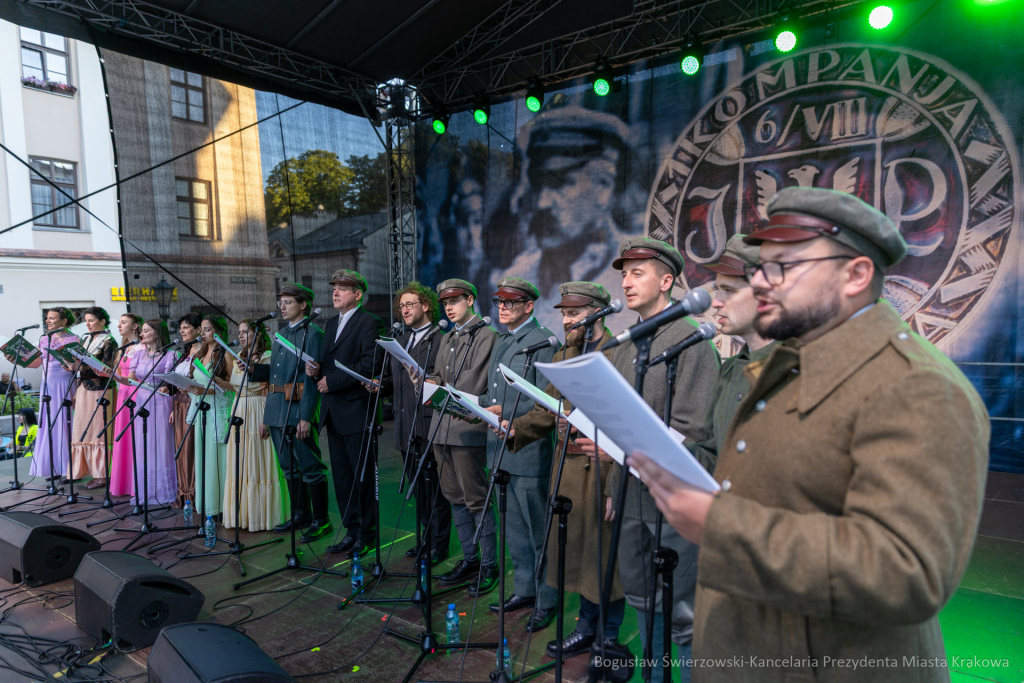 BS-250805-BSK_7221.jpg-Kadrówka, Lekcja Śpiewania  Autor: B. Świerzowski