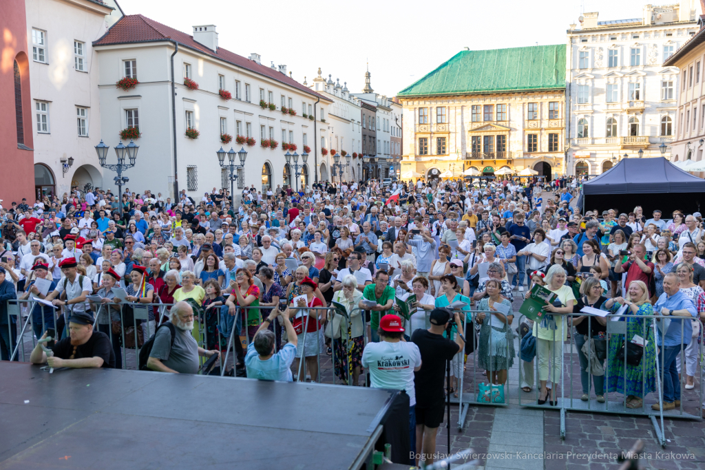 BS-250805-BSK_7235.jpg-Kadrówka, Lekcja Śpiewania  Autor: B. Świerzowski