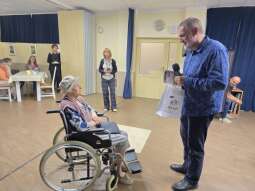 t-cyS5Ow.jpg-Wyjątkowe spotkanie literackie w DPS Nowaczyńskiego.