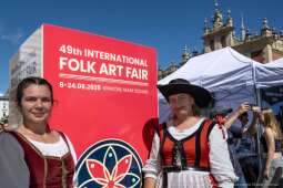 PW_550_001_fot. Piotr Wojnarowski.jpg-targi, sztuka, Kracik, Chamielec, folk, rynek