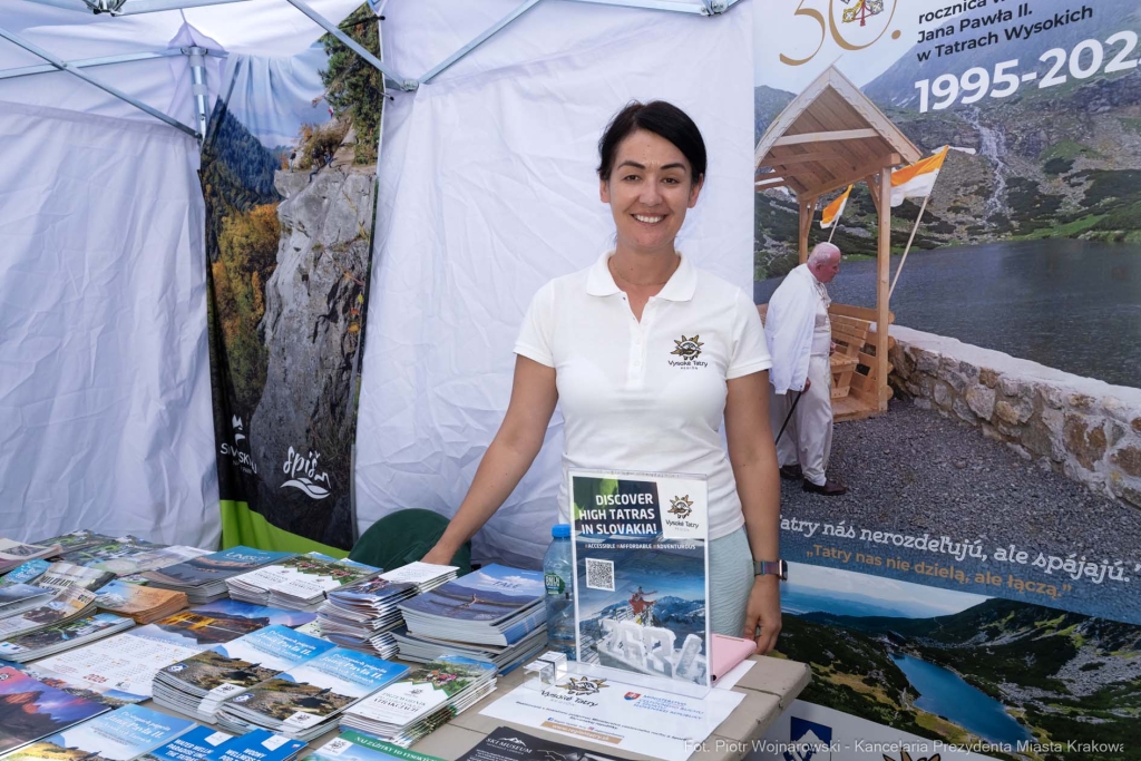 PW_550_007_fot. Piotr Wojnarowski.jpg-targi, sztuka, Kracik, Chamielec, folk, rynek  Autor: P. Wojnarowski