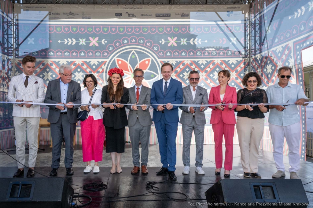 PW_550_020_fot. Piotr Wojnarowski.jpg-targi, sztuka, Kracik, Chamielec, folk, rynek  Autor: P. Wojnarowski