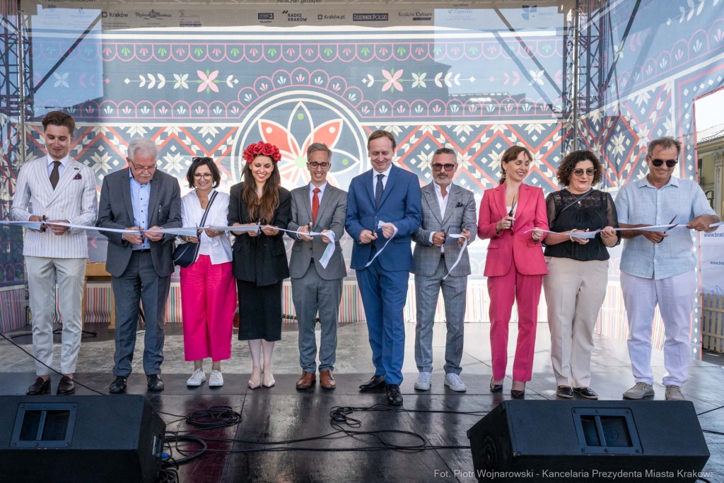 PW_550_021_fot. Piotr Wojnarowski.jpg-targi, sztuka, Kracik, Chamielec, folk, rynek  Autor: P. Wojnarowski