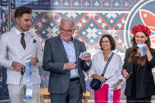 PW_550_022_fot. Piotr Wojnarowski.jpg-targi, sztuka, Kracik, Chamielec, folk, rynek