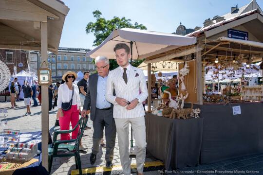 PW_550_025_fot. Piotr Wojnarowski.jpg-targi, sztuka, Kracik, Chamielec, folk, rynek