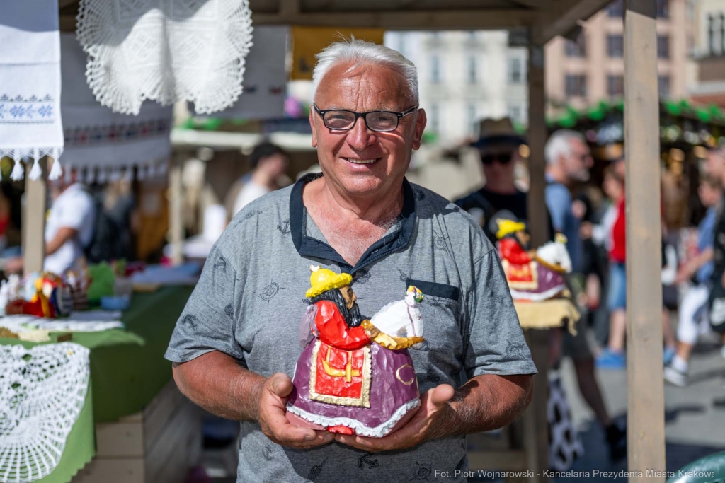 PW_550_044_fot. Piotr Wojnarowski.jpg-targi, sztuka, Kracik, Chamielec, folk, rynek  Autor: P. Wojnarowski