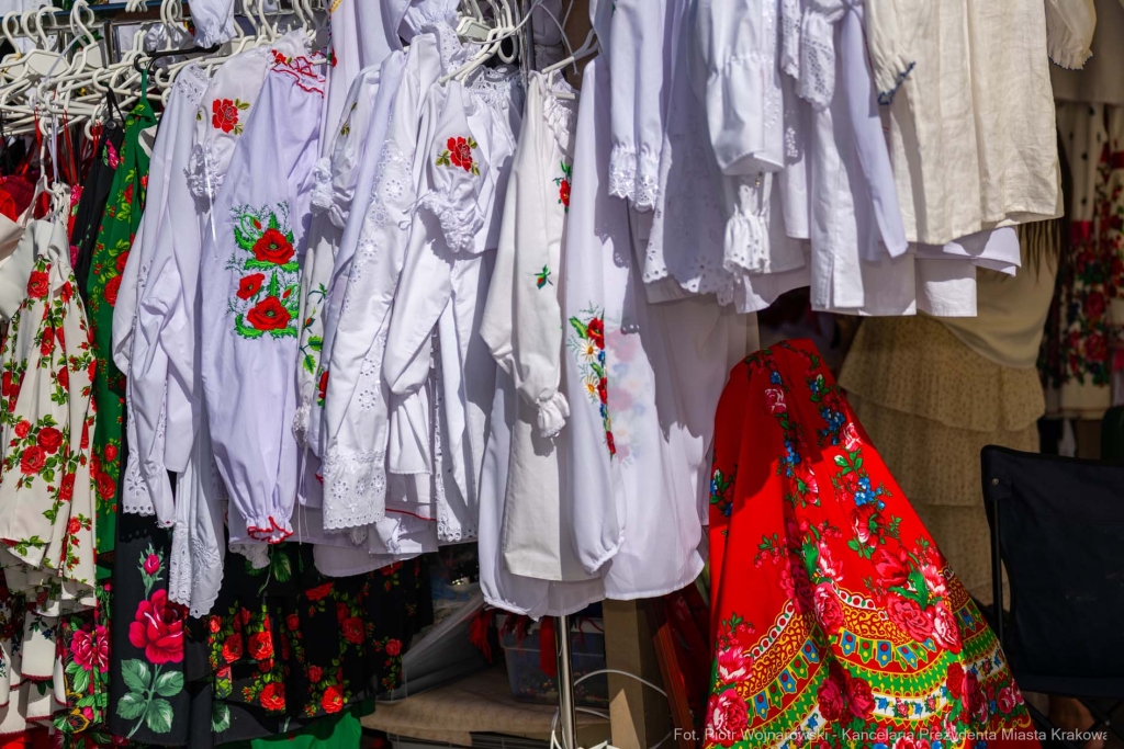 PW_550_045_fot. Piotr Wojnarowski.jpg-targi, sztuka, Kracik, Chamielec, folk, rynek  Autor: P. Wojnarowski