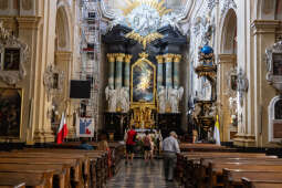 JG_250814_KRK_7681.jpg-Noc Cracovia Sacra 2025: Korony, infuły i królewskie artefakty