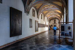 JG_250814_KRK_7741.jpg-Noc Cracovia Sacra 2025: Korony, infuły i królewskie artefakty