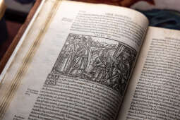 JG_250814_KRK_7769.jpg-Noc Cracovia Sacra 2025: Korony, infuły i królewskie artefakty