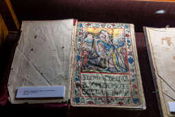 JG_250814_KRK_7779.jpg-Noc Cracovia Sacra 2025: Korony, infuły i królewskie artefakty