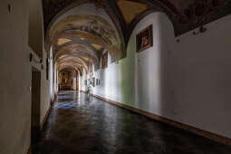 JG_250814_KRK_7811.jpg-Noc Cracovia Sacra 2025: Korony, infuły i królewskie artefakty