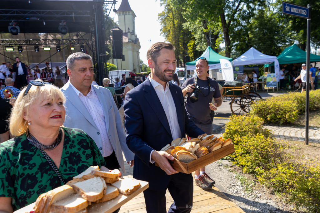 BS-250815-BSK_0208.jpg-Dożynki, Pleszów, Miszalski, Drabik  Autor: B. Świerzowski