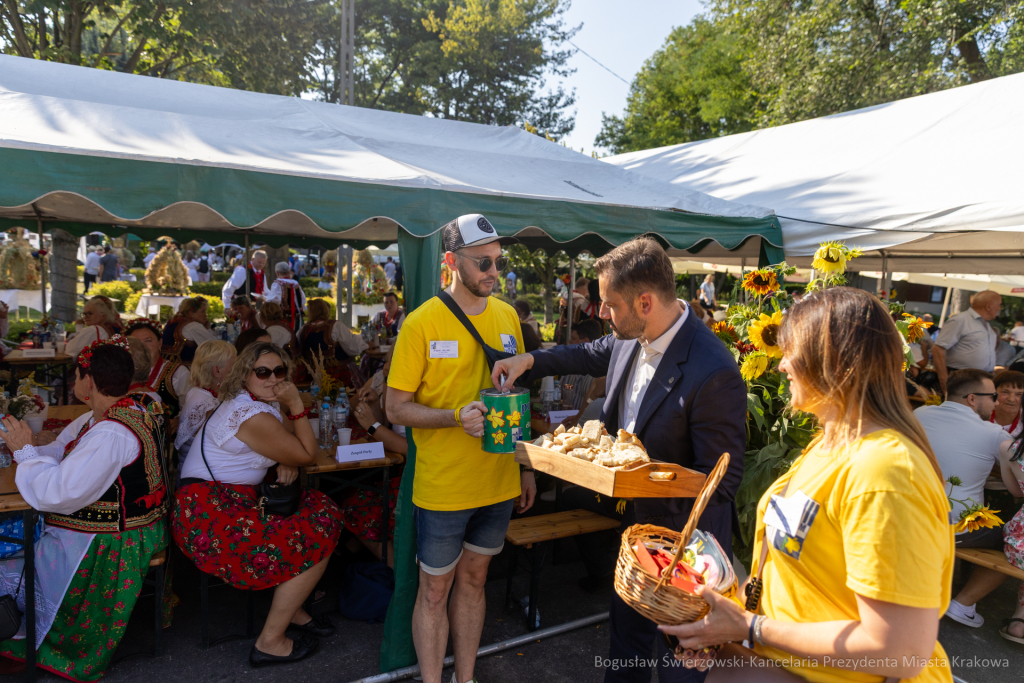 BS-250815-BSK_0346.jpg-Dożynki, Pleszów, Miszalski, Drabik  Autor: B. Świerzowski