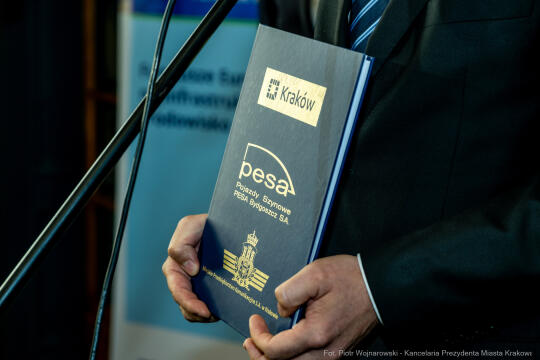 tramwaj, dwukierunkowy, umowa, PESA, MPK, Miszalski, Zdziarski, Świerczyński