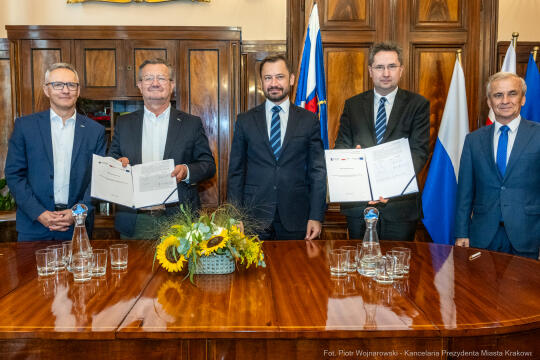 tramwaj, dwukierunkowy, umowa, PESA, MPK, Miszalski, Zdziarski, Świerczyński