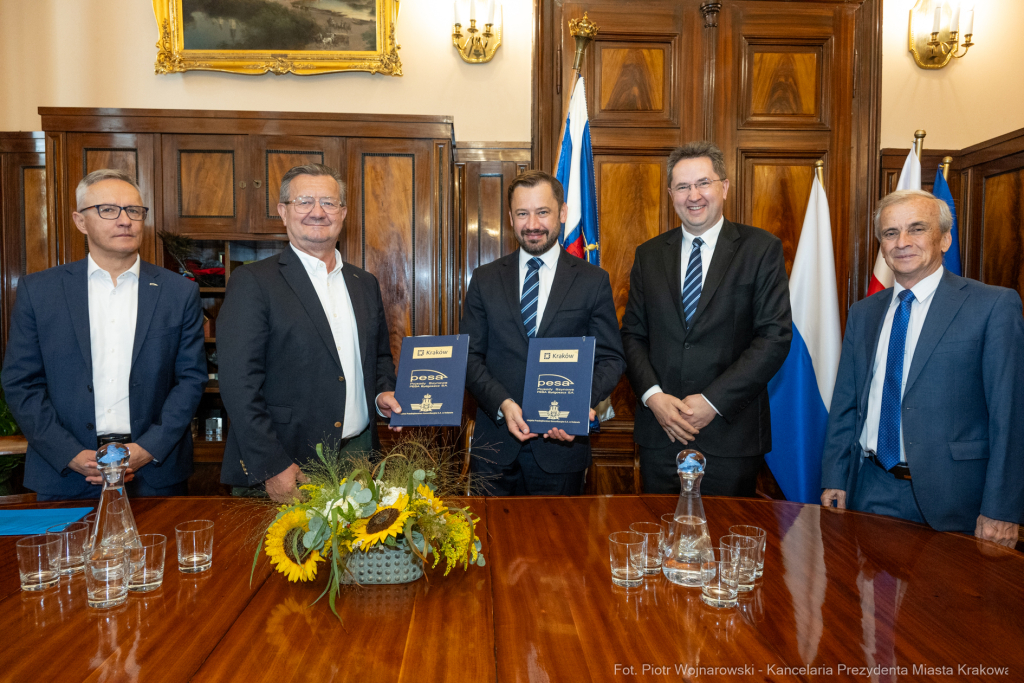 tramwaj, dwukierunkowy, umowa, PESA, MPK, Miszalski, Zdziarski, Świerczyński  Autor: P. Wojnarowski