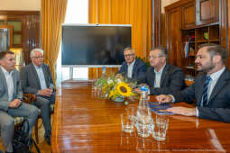 tramwaj, dwukierunkowy, umowa, PESA, MPK, Miszalski, Zdziarski, Świerczyński