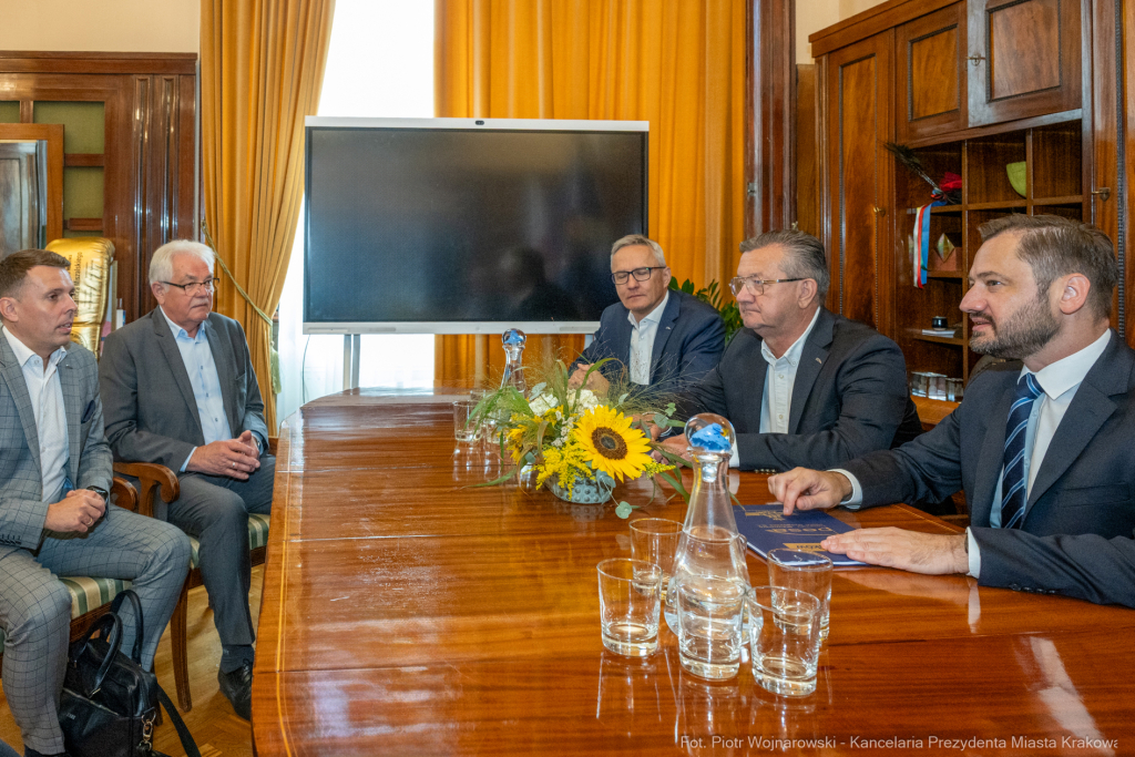 tramwaj, dwukierunkowy, umowa, PESA, MPK, Miszalski, Zdziarski, Świerczyński  Autor: P. Wojnarowski