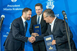 tramwaj, dwukierunkowy, umowa, PESA, MPK, Miszalski, Zdziarski, Świerczyński