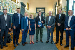 tramwaj, dwukierunkowy, umowa, PESA, MPK, Miszalski, Zdziarski, Świerczyński