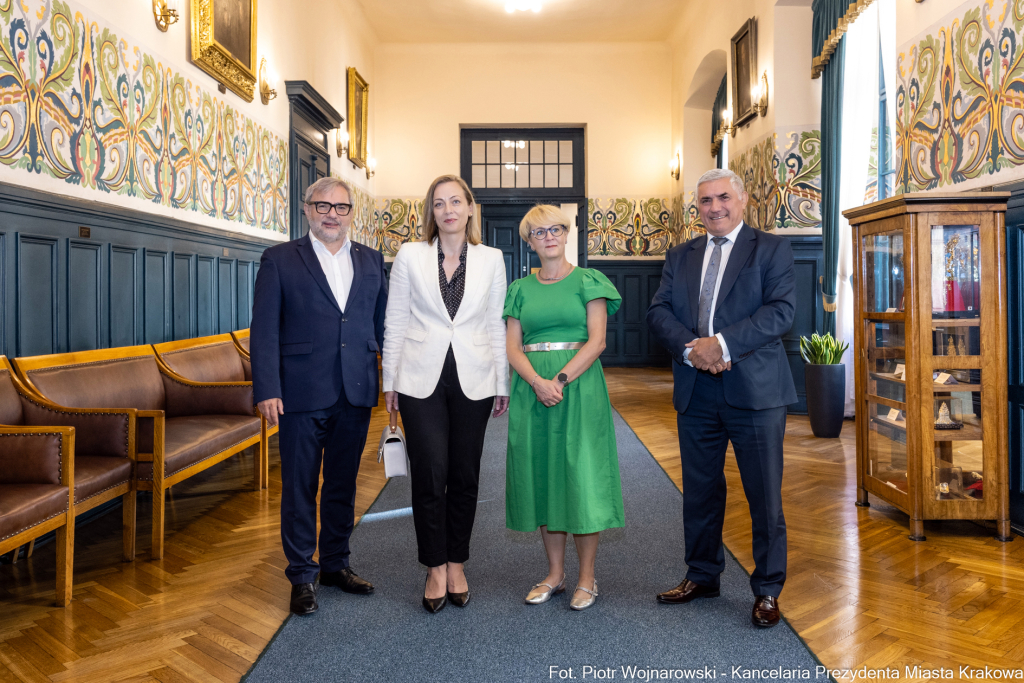 PW_553_001_fot. Piotr Wojnarowski.jpg-Miszalski, dyplomaci, spotkanie, Krakowski Klub Konsularny  Autor: P. Wojnarowski