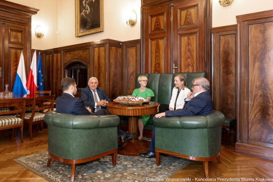 PW_553_002_fot. Piotr Wojnarowski.jpg-Miszalski, dyplomaci, spotkanie, Krakowski Klub Konsularny